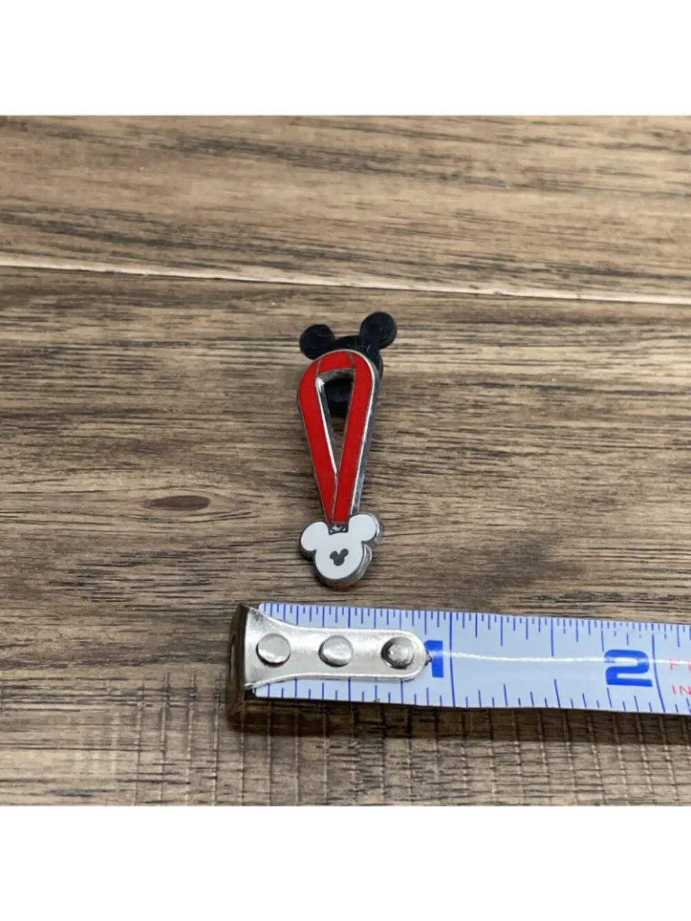 Disney Pin 2010 Hidden Mickey 4 of 5 Red Lanyard Ribbon WDW Pin Traders JD KG